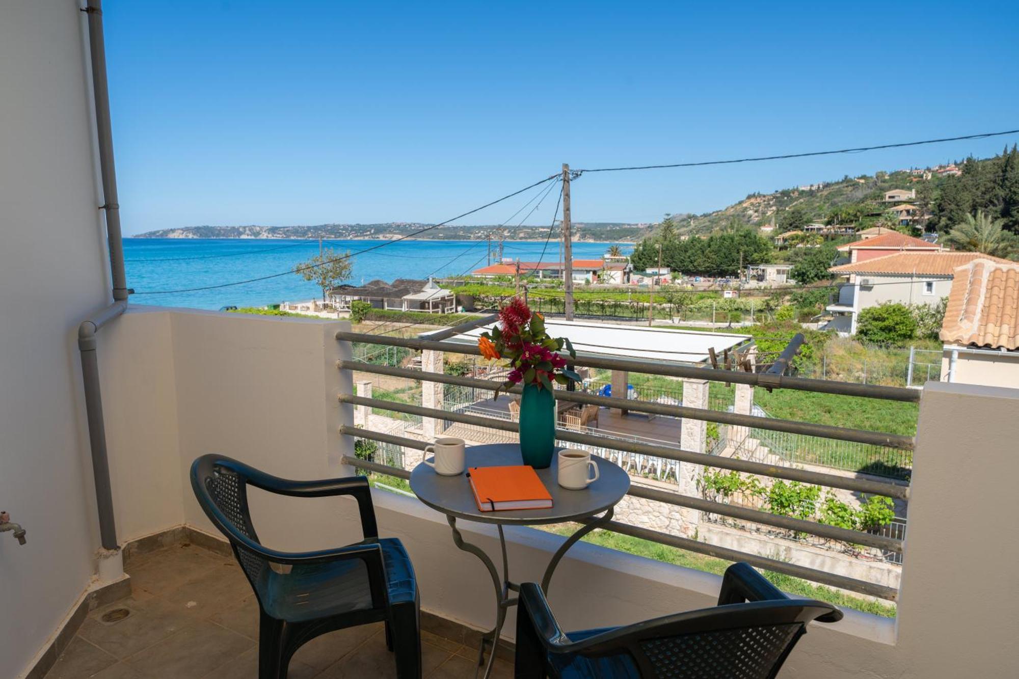 Aridas At The Beach Lourdata  Exterior foto